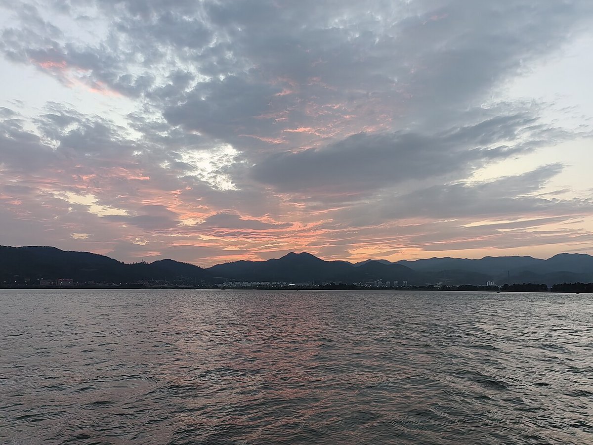 滇池