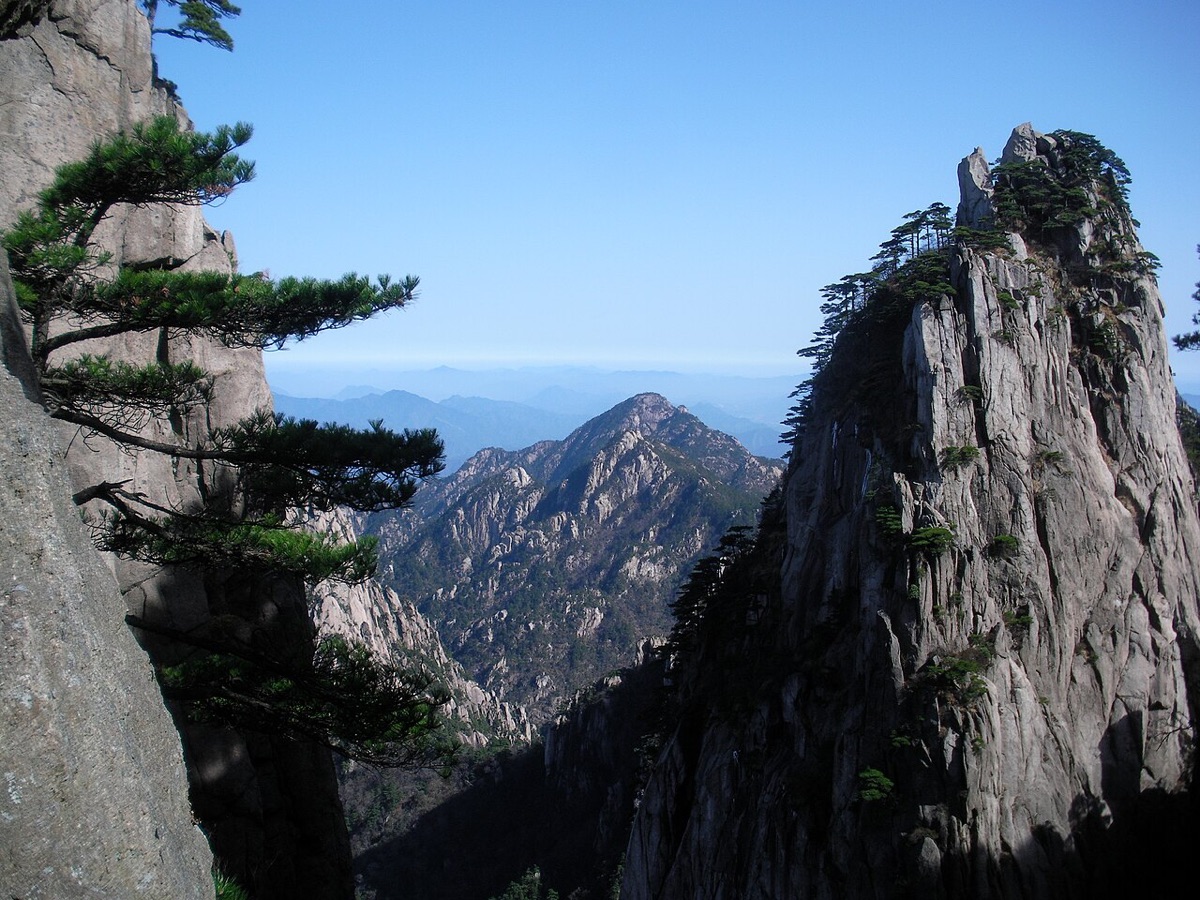 Shixin Peak