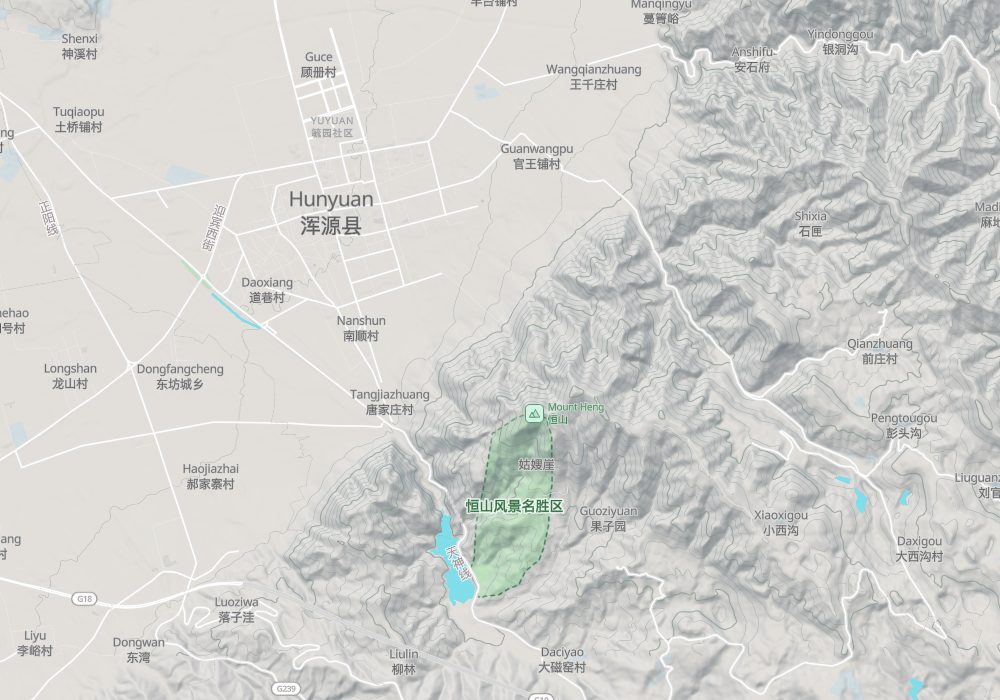 훈위안 시내가 북쪽에 있고, 그 남쪽에 쉬안쿵사, 조금 더 남쪽에 주봉 톈펑링이 있다. 음영 기복과 100m 등고선