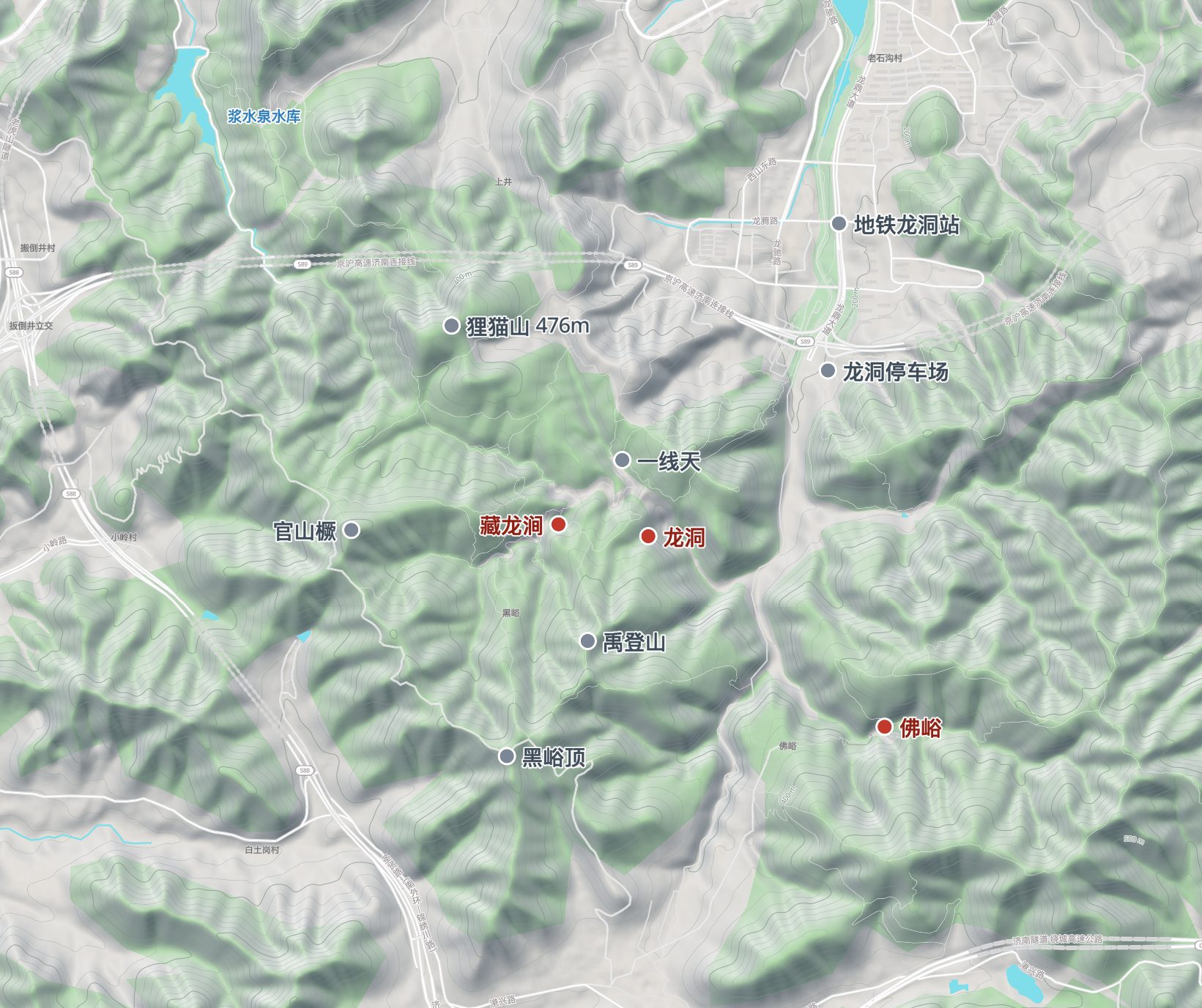 Click the map for a larger view. Red dots: Longdong Cave, Canglong Gorge and Foyu. The temple ruins and the Brocade Screen in Longdong Valley lie inside the military zone and have no reliable position, so they are not marked. Peak positions are from OpenStreetMap. Green shows woodland (OpenStreetMap), not the scenic-area boundary.