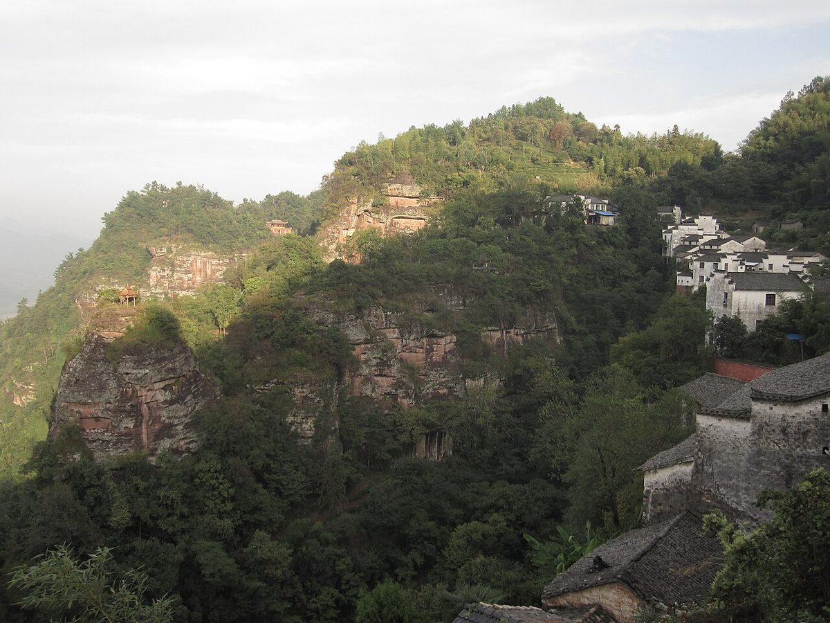 斉雲山