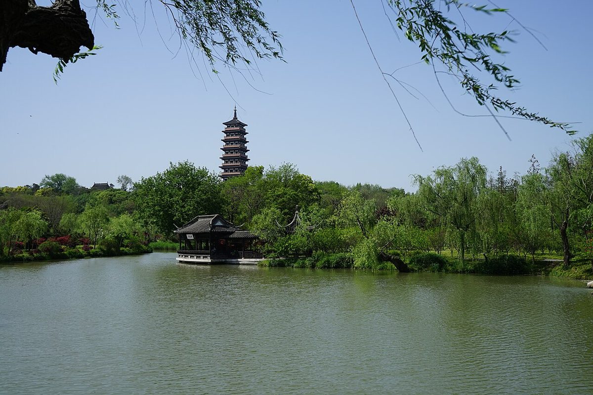 Slender West Lake and Qiling Pagoda