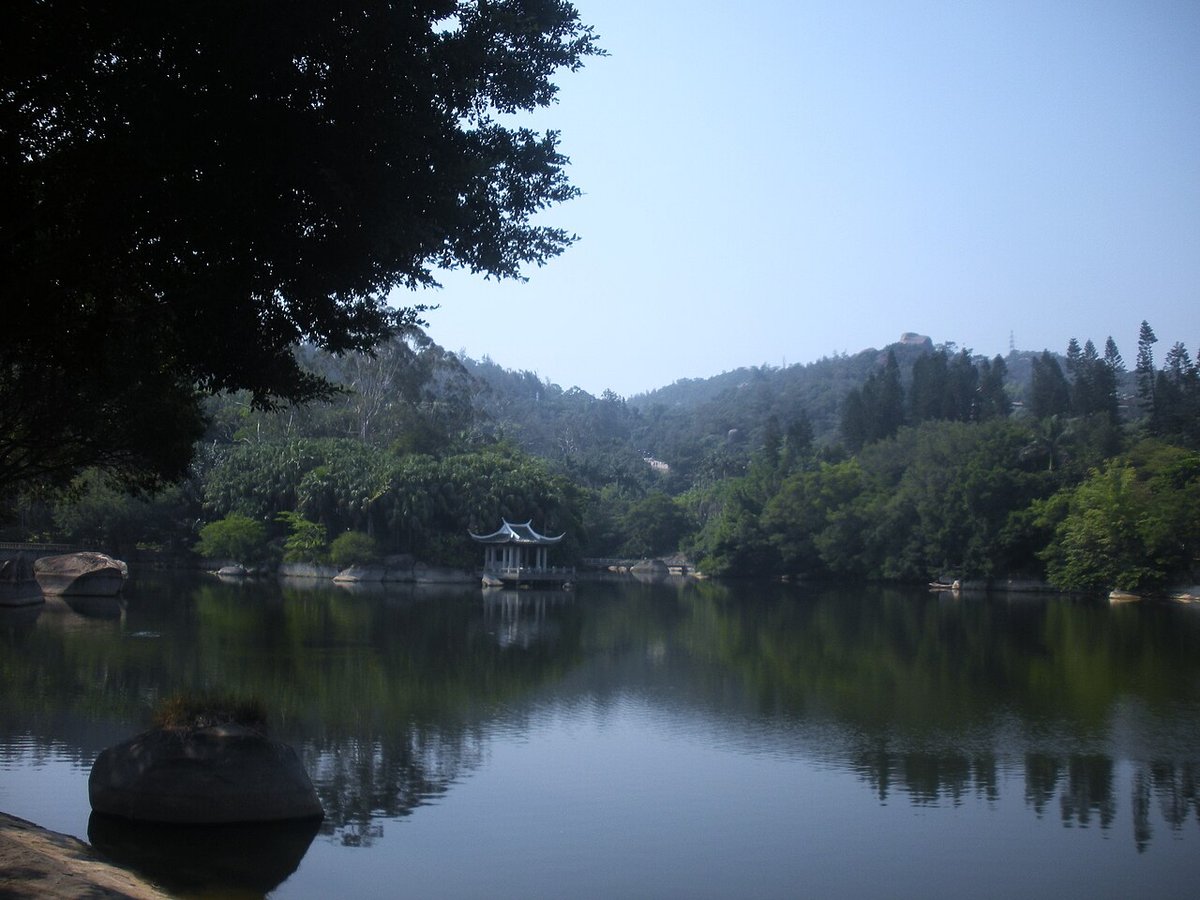 万石湖