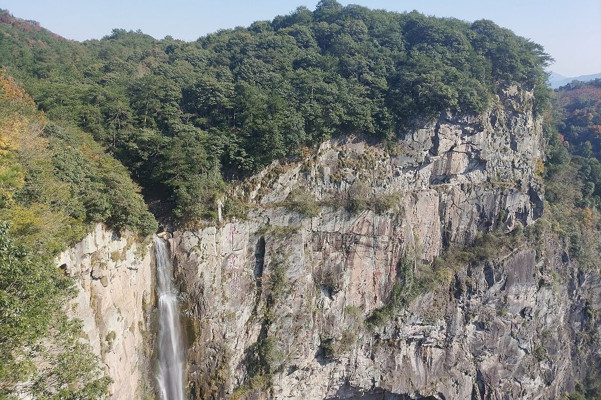 쉐더우산 첸장옌 폭포