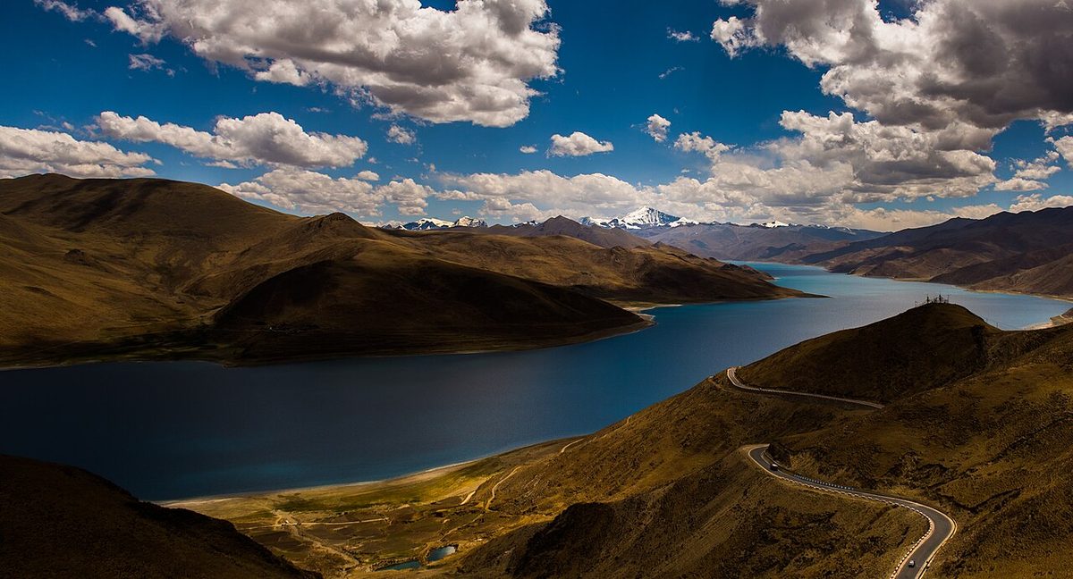 Yamdrok Lake