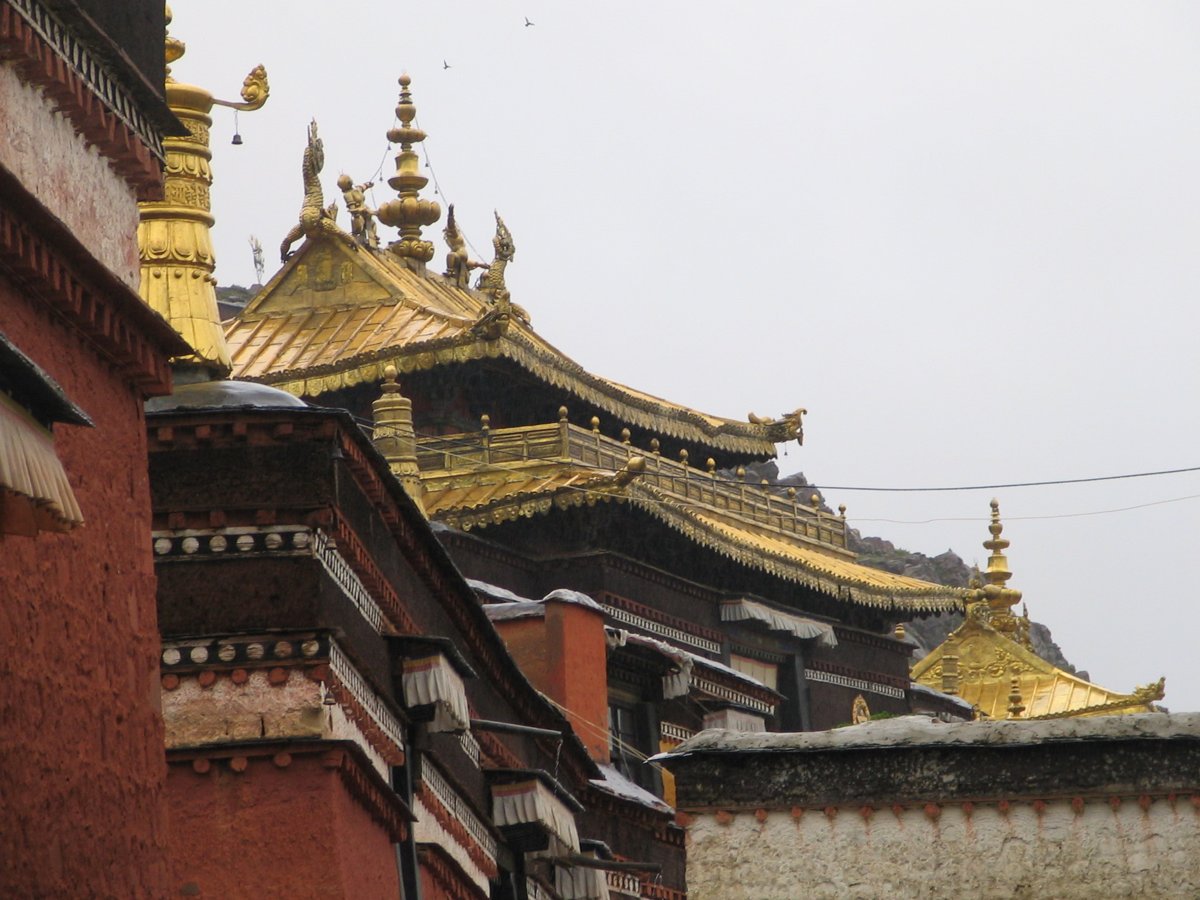 タシルンポ寺の金頂