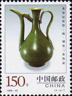 明·刻花三果执壶